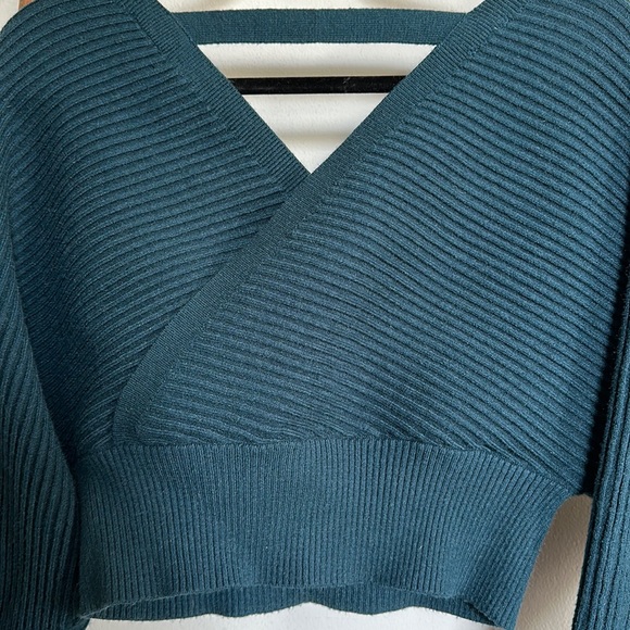 Forever 21 Ribbed Crossover Surplice Batwing Sleeve Sweater - Picture 6 of 7